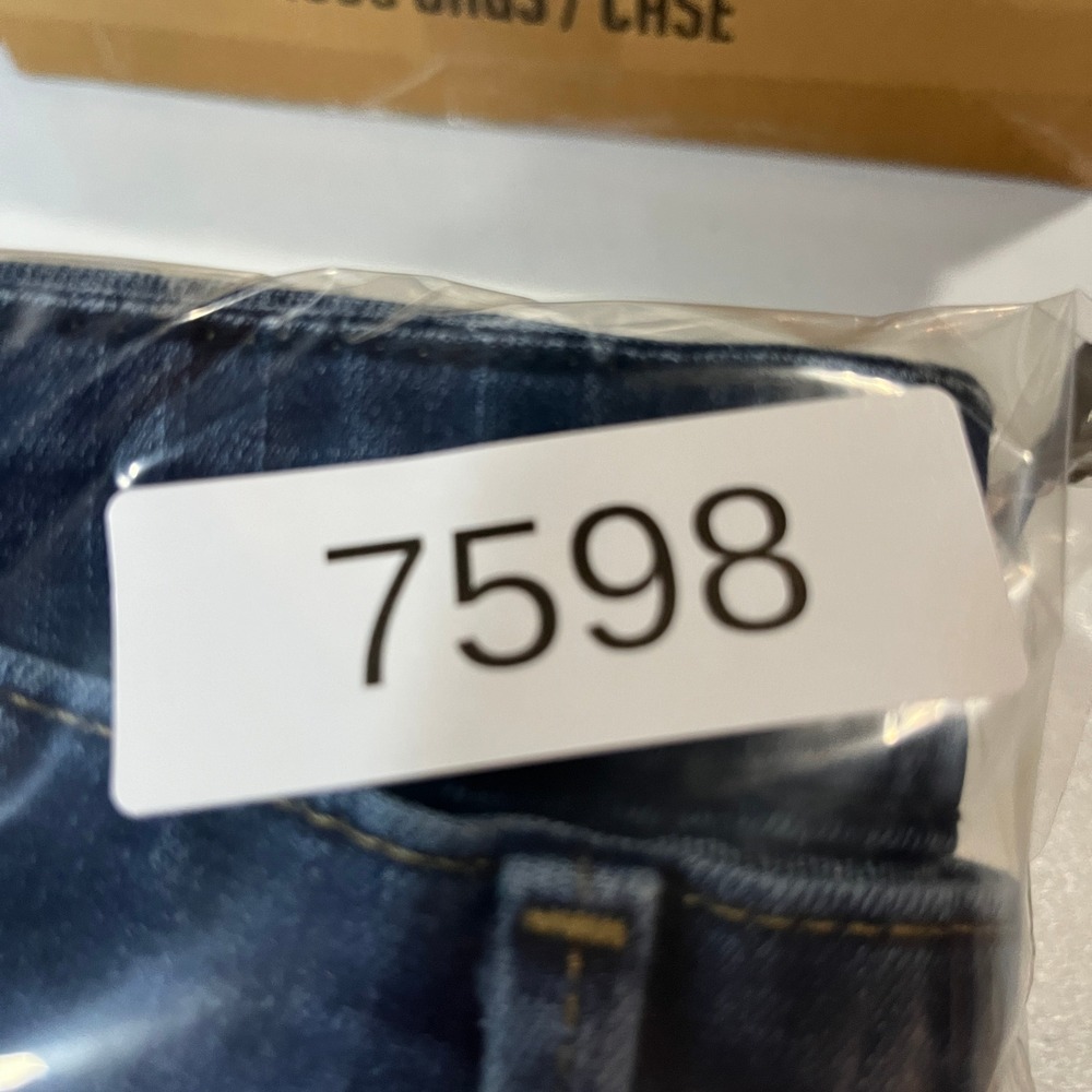 Signature by Levi Strauss Women 10L Blue Mid Rise Bootcut Jeans Stretch - Picture 8 of 10